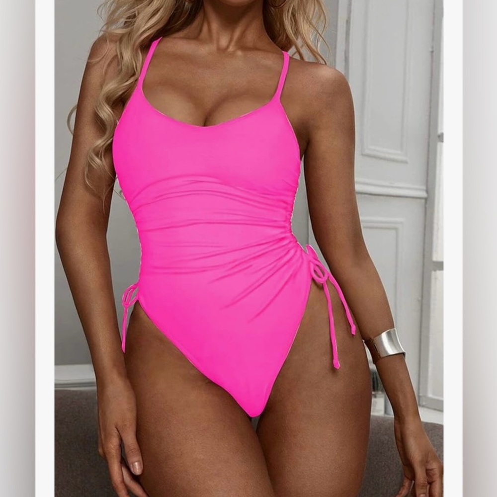 Women's Ruched High Cut One Piece Swimsuit